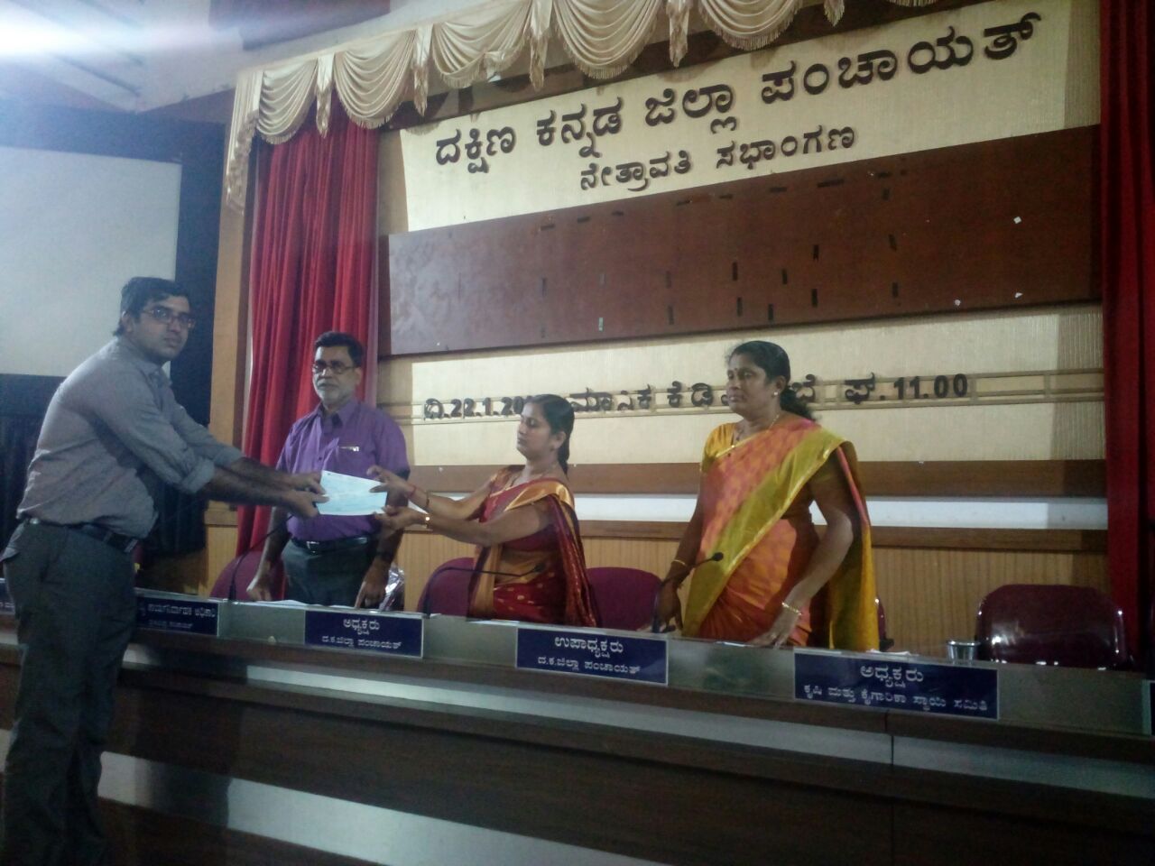 ಮನೆ ನಿರ್ಮಾಣ : ಪ್ರಗತಿ ಸಾಧಿಸಲು ದ.ಕ. ಜಿಪಂ ಅಧ್ಯಕ್ಷೆ ಸೂಚನೆ